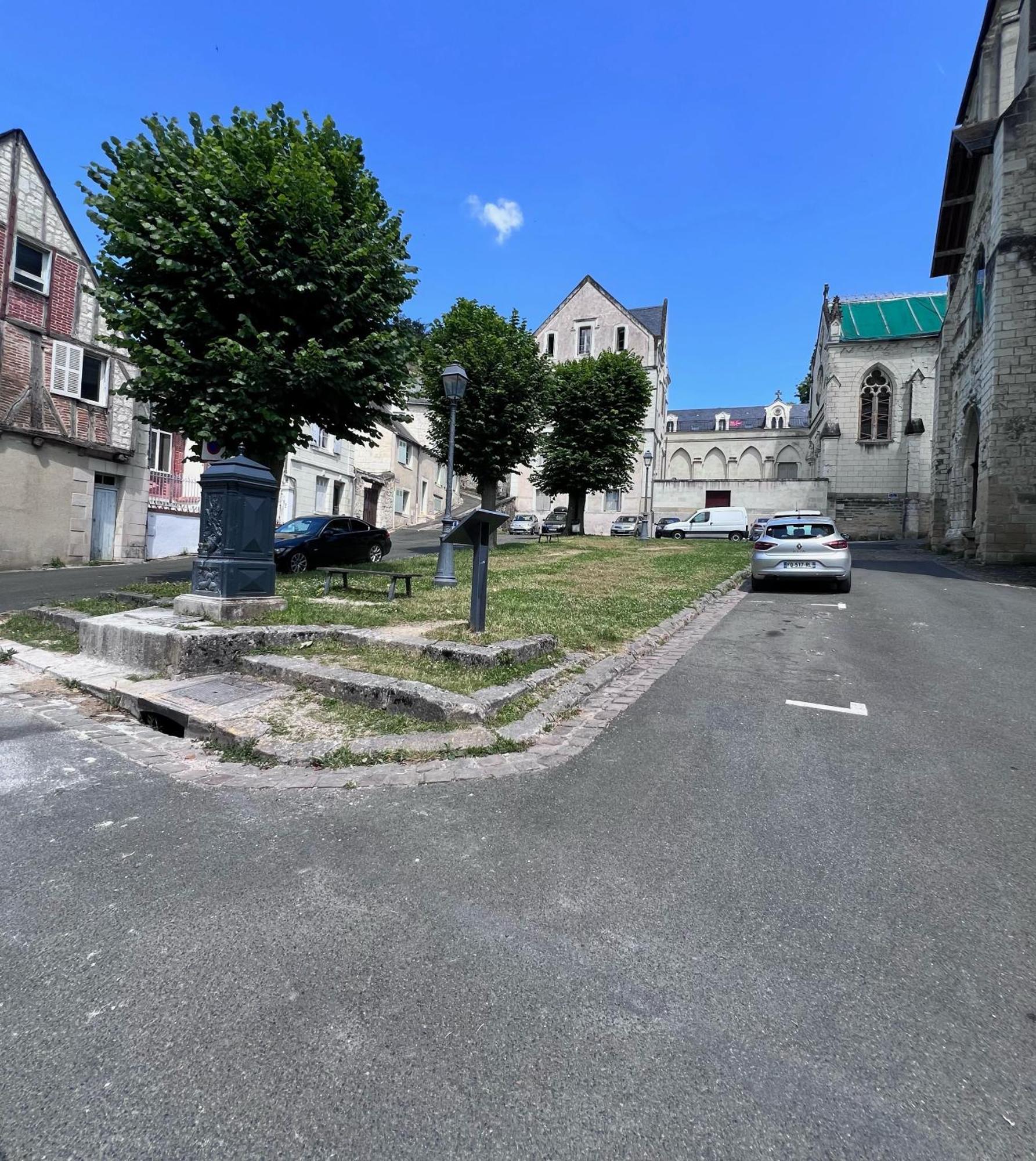 La Tour De L Horloge, Appt Typique A 500M Du Chateau شينون المظهر الخارجي الصورة